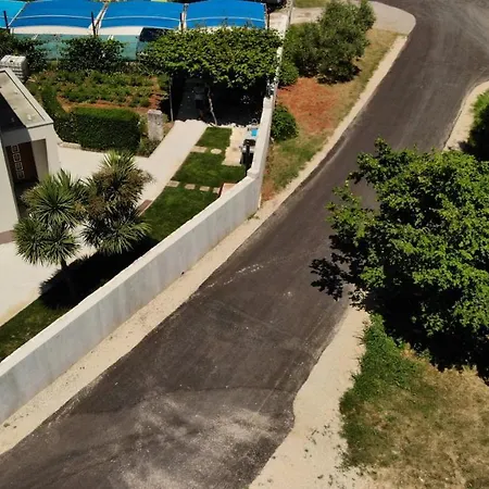Apartment Predivan Novouredeni U Blizini Mora