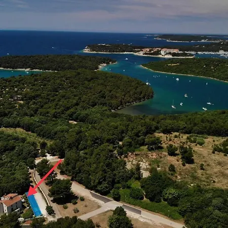 Predivan Novouredeni U Blizini Mora Banjole