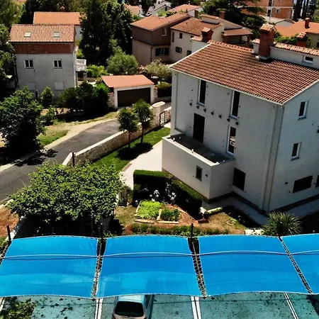 Predivan Novouredeni U Blizini Mora *
